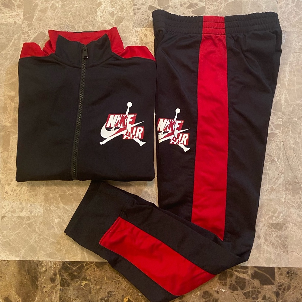 Boys Nike Air track suit SzS 8-10yrs